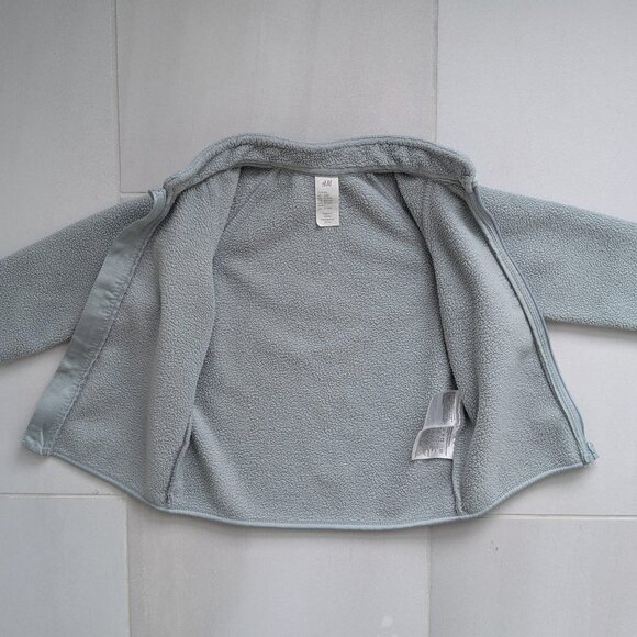 (4/$20) H&M - Soft Gray Kids Matching Set - Picture 5 of 10